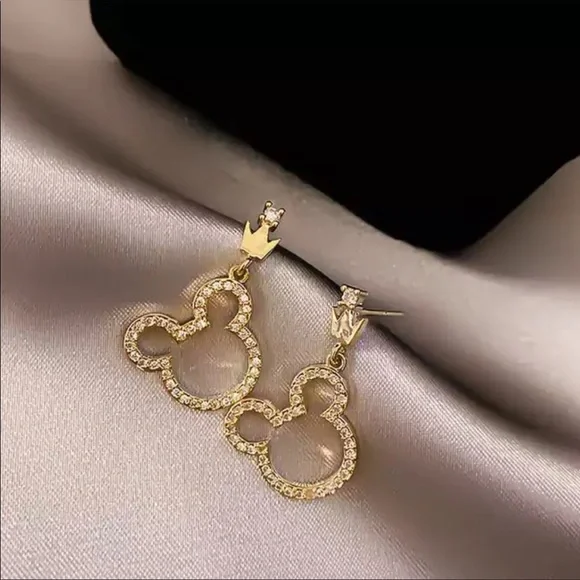 ✨2 for $20✨ Minnie Mouse Crystal Earrings - Picture 1 of 5